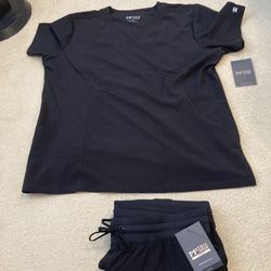 Women’s Scrub Set XL $30 Jogging Pants