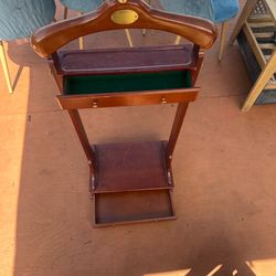 Suit or dress clothing rack