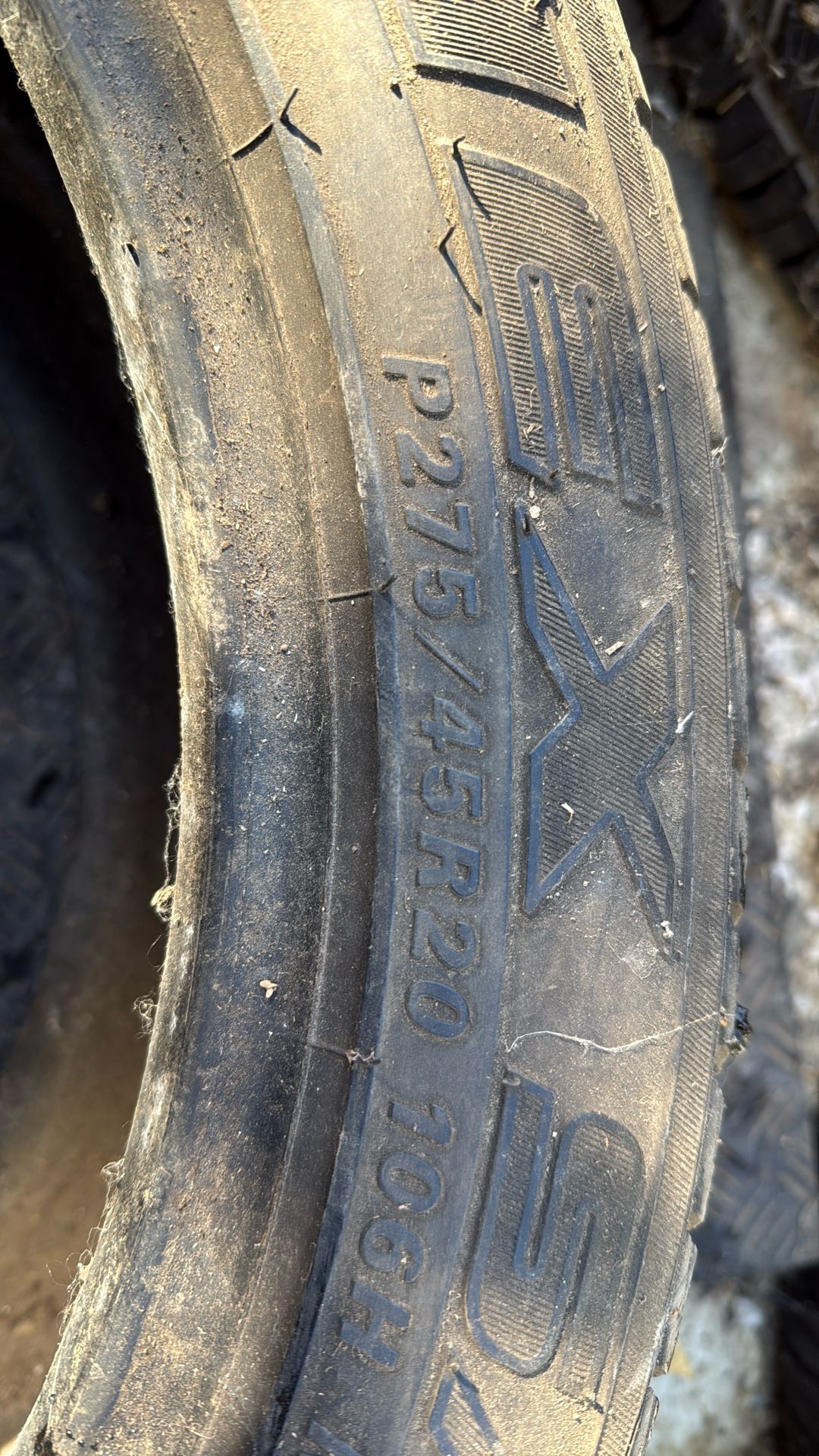 Fallen 275 ~45 R20