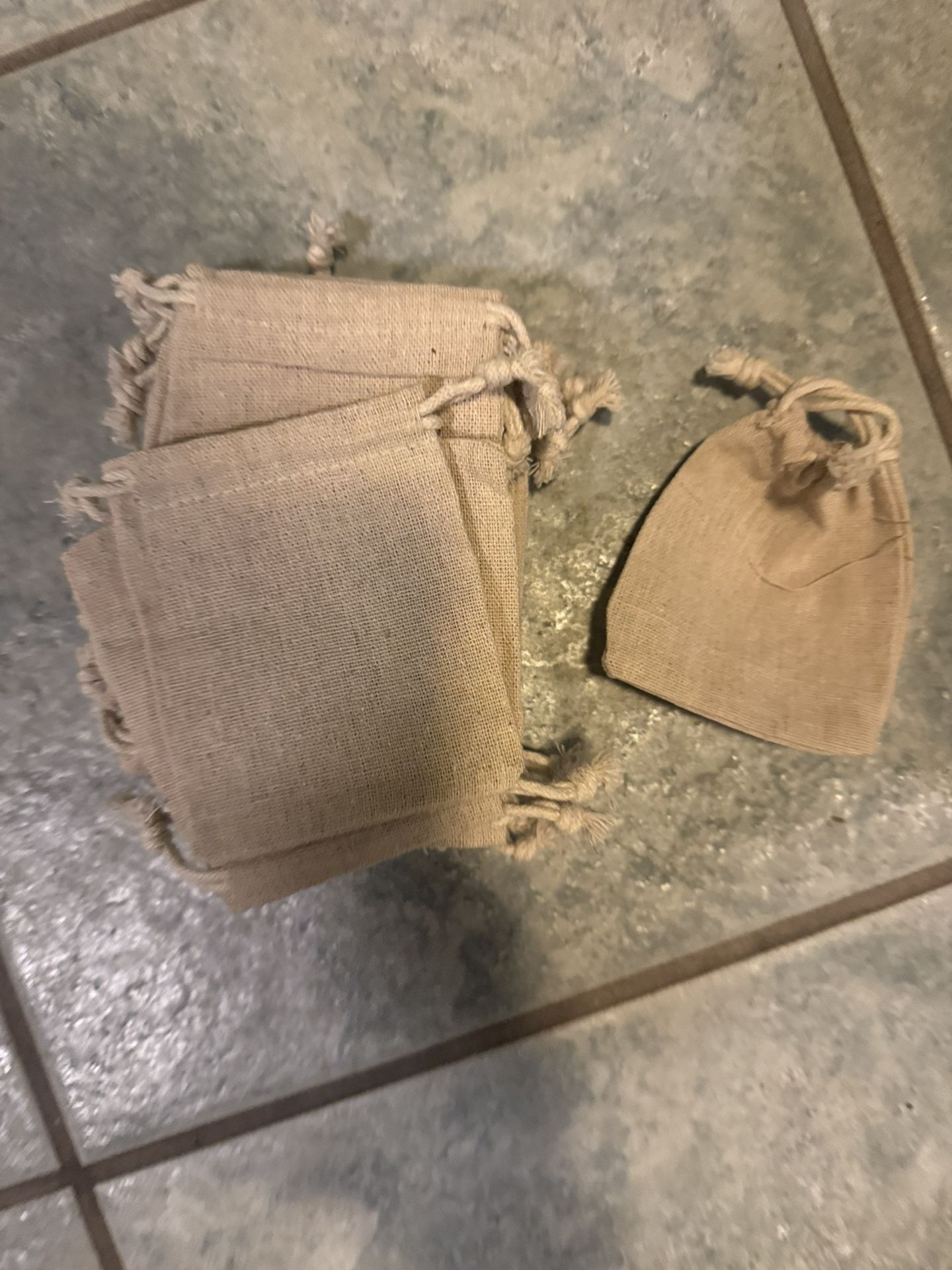 BURLAP BAGS with DRAWSTRINGS (3X4)
