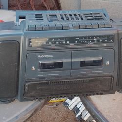 Magnavox  Turbo Bass 