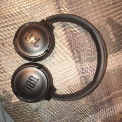 JBL Wireless Headphones 