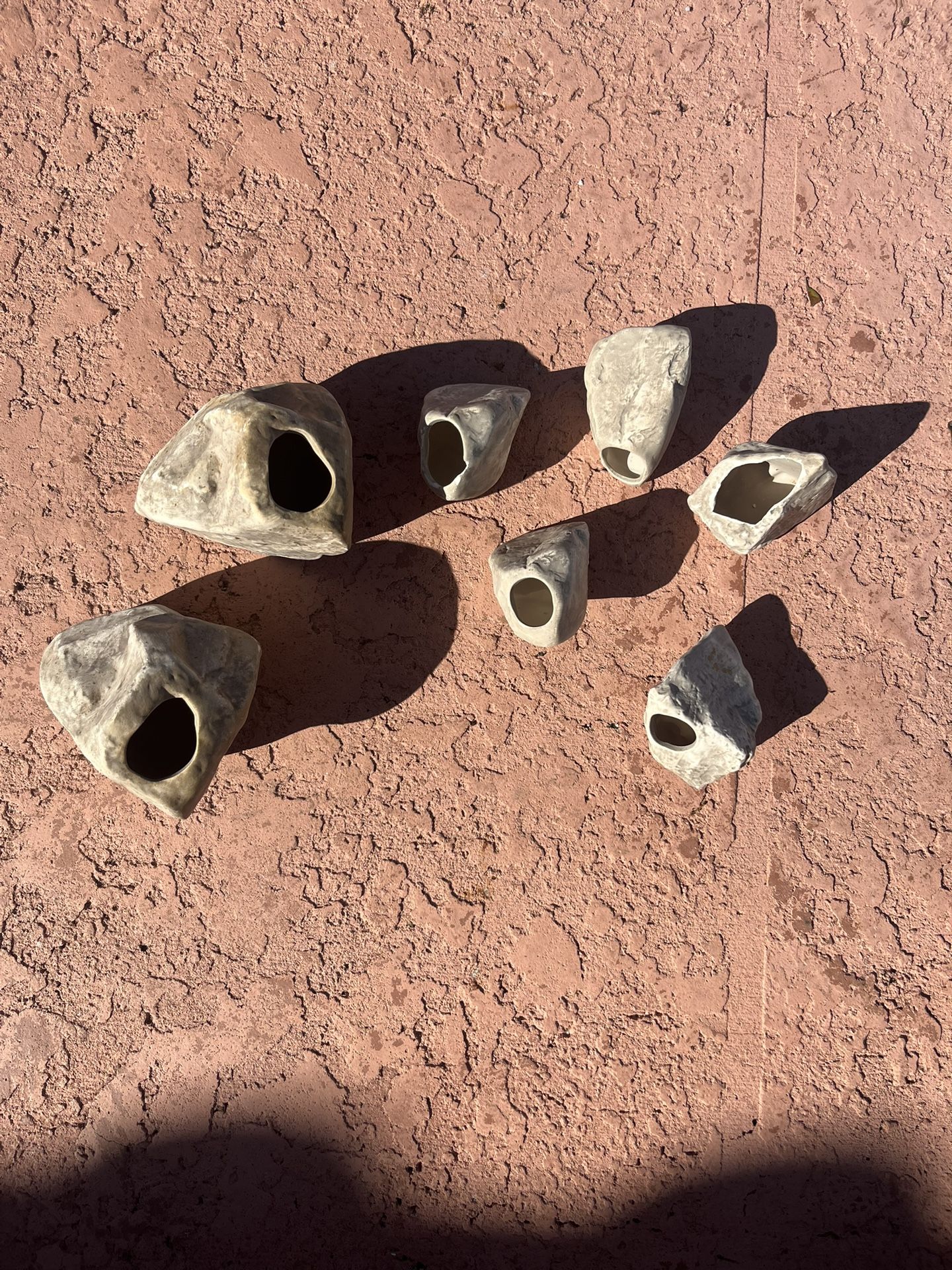 Assorted Cichlids/Shrimp Hiding Rocks