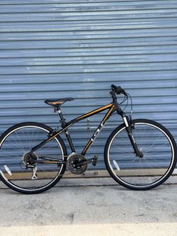 GT Transeo Hybrid/Commuter Bike