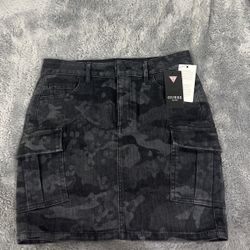 Guess Skirt Size Small 