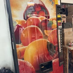 Minute Maid Vending Machine – $800 OBO (Ready to Go!)