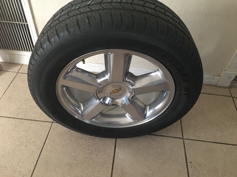 20” Rims and tires just had the Rims refinish the tires or 3month old but will Negotiate price