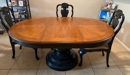 Queen Anne Dining table & chairs