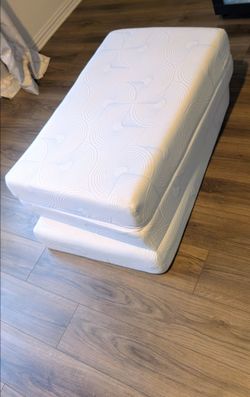 Foldable 6 inch twin XL mattress