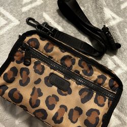 Ugg Janet II Rip stop Crossbody