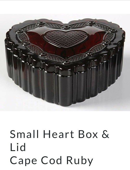 Avon Cape Cod Collection Heart Shaped Trinket Box