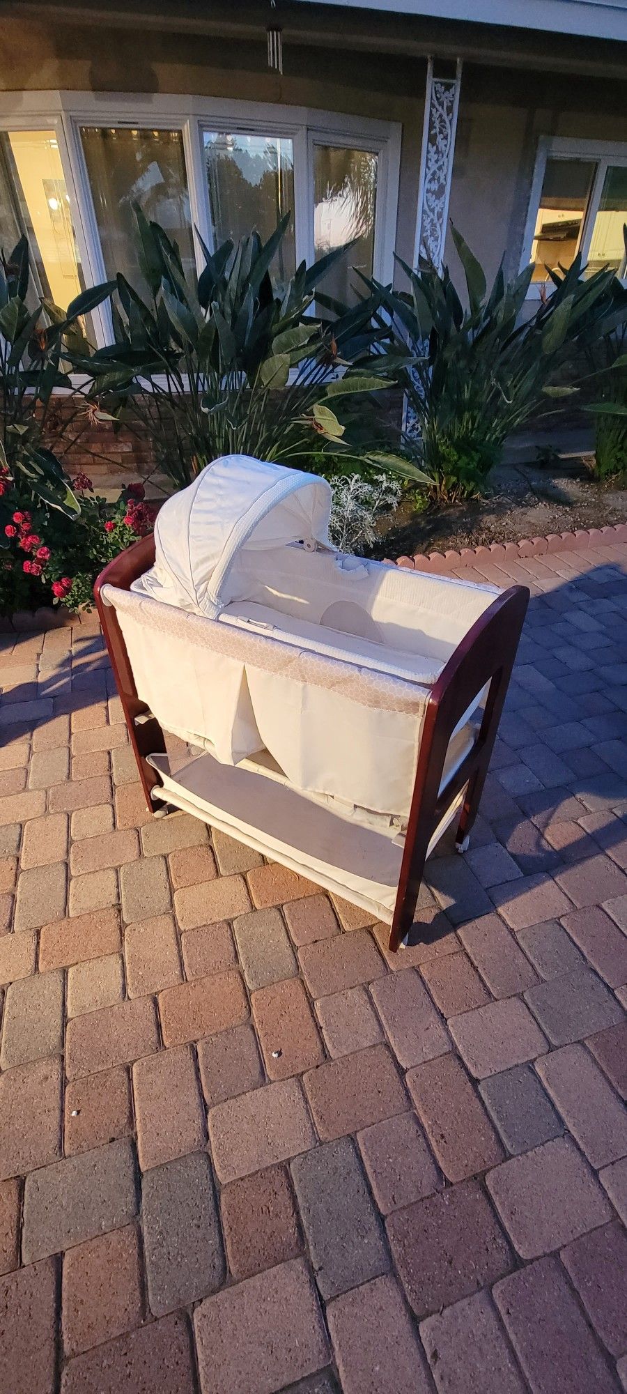 Bassinet With Removable Changing Table