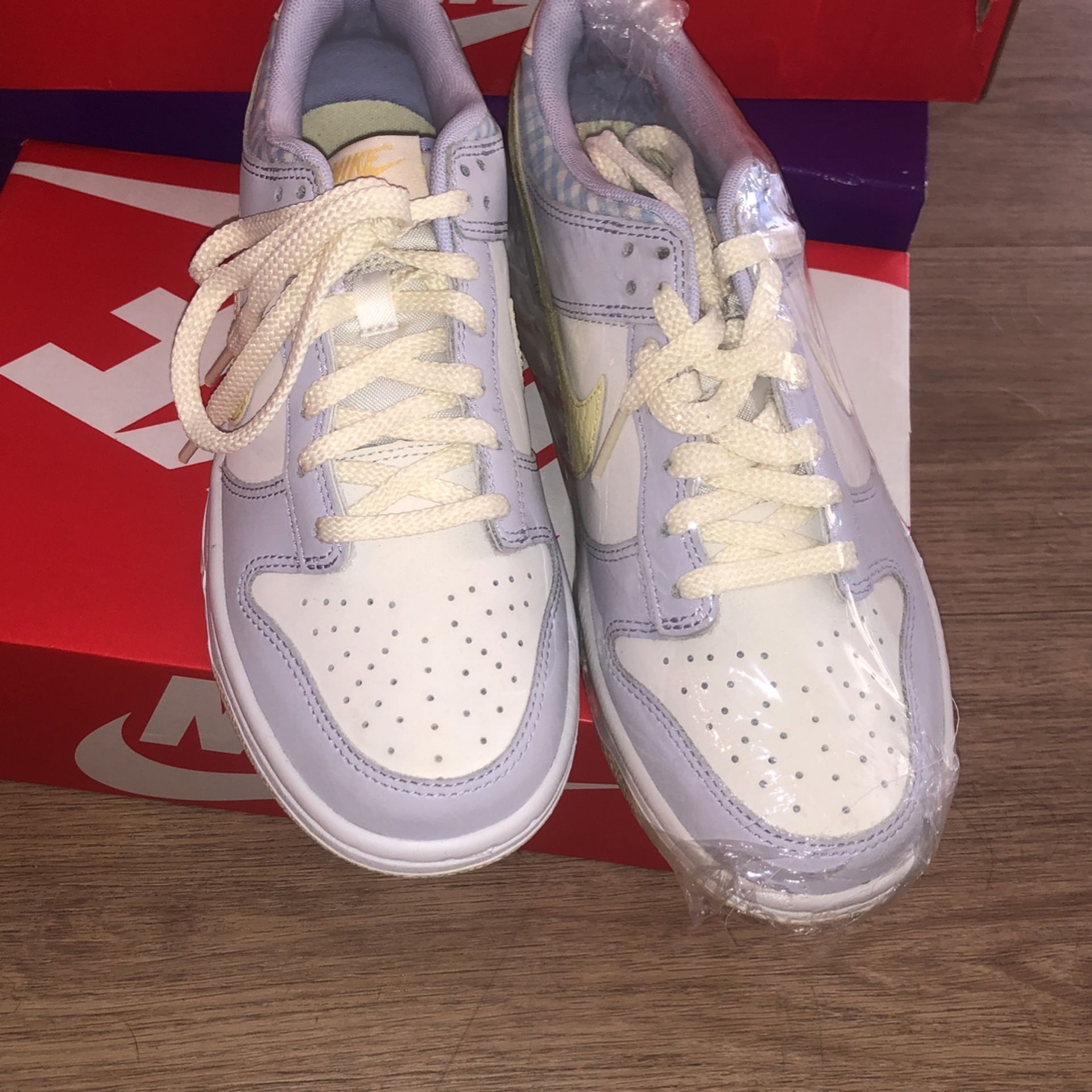 New Nike Dunk Low Easter Bunny 5.5y / 7 Women
