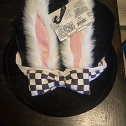Alice in Wonderland Mad Hatter black velvet top hat with pink and white fur