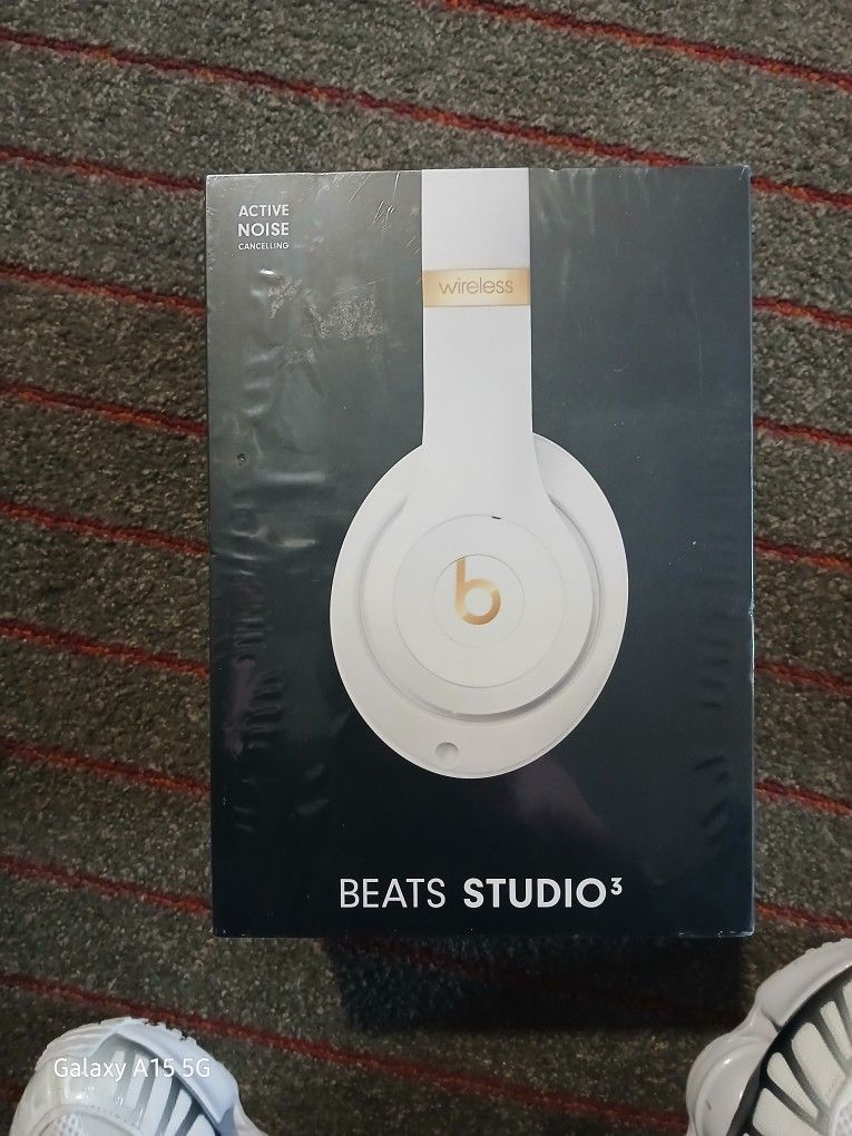 New Never Opened BEATS STUDIO 3