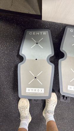 Hyrox Centr wall ball targets