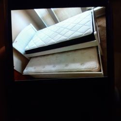 Twin Bed Con Trundle No Colchones En Muy buenas Condiciones 