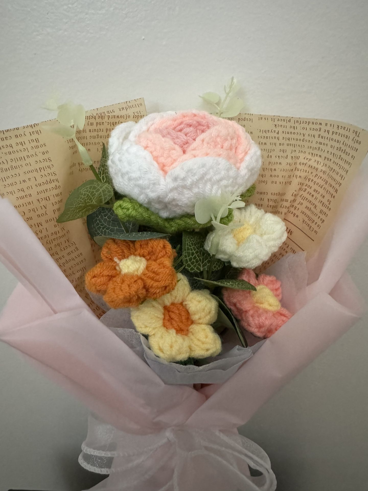 Mother's Day gift, hand-woven flowers