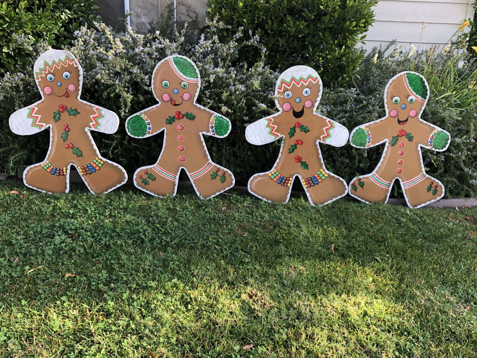 Set Of 4 GINGERBREAD COOKIES - CHRISTMAS Lawn Art Yard Decor