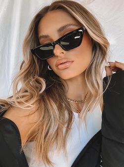 THE OCTAVIA SUNGLASSES BLACK