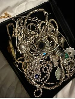 Plata todo lo me se ve ay $675