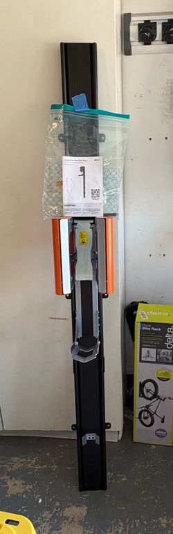 Montek Vertical e-bike Rack