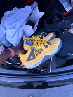 retro 4 lightning