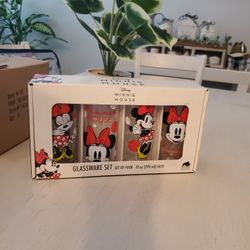 Disney Minnie Mouse Glassware Set