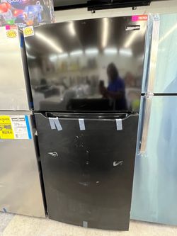 Frigidaire Top-Freezer Refrigerator Black