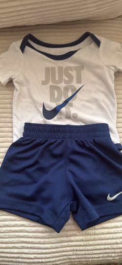 Nike Boys Outfit Size 9 Months 