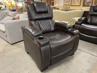 NEW! ASHLEY Signature Design Warnerton Chocolate Brown Power Recliner w/ Adjustable Headrest, USB Port & Cup Holder (Bellevue)