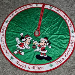 Disney Mickey & Minnie Christmas Holiday Tree Skirt