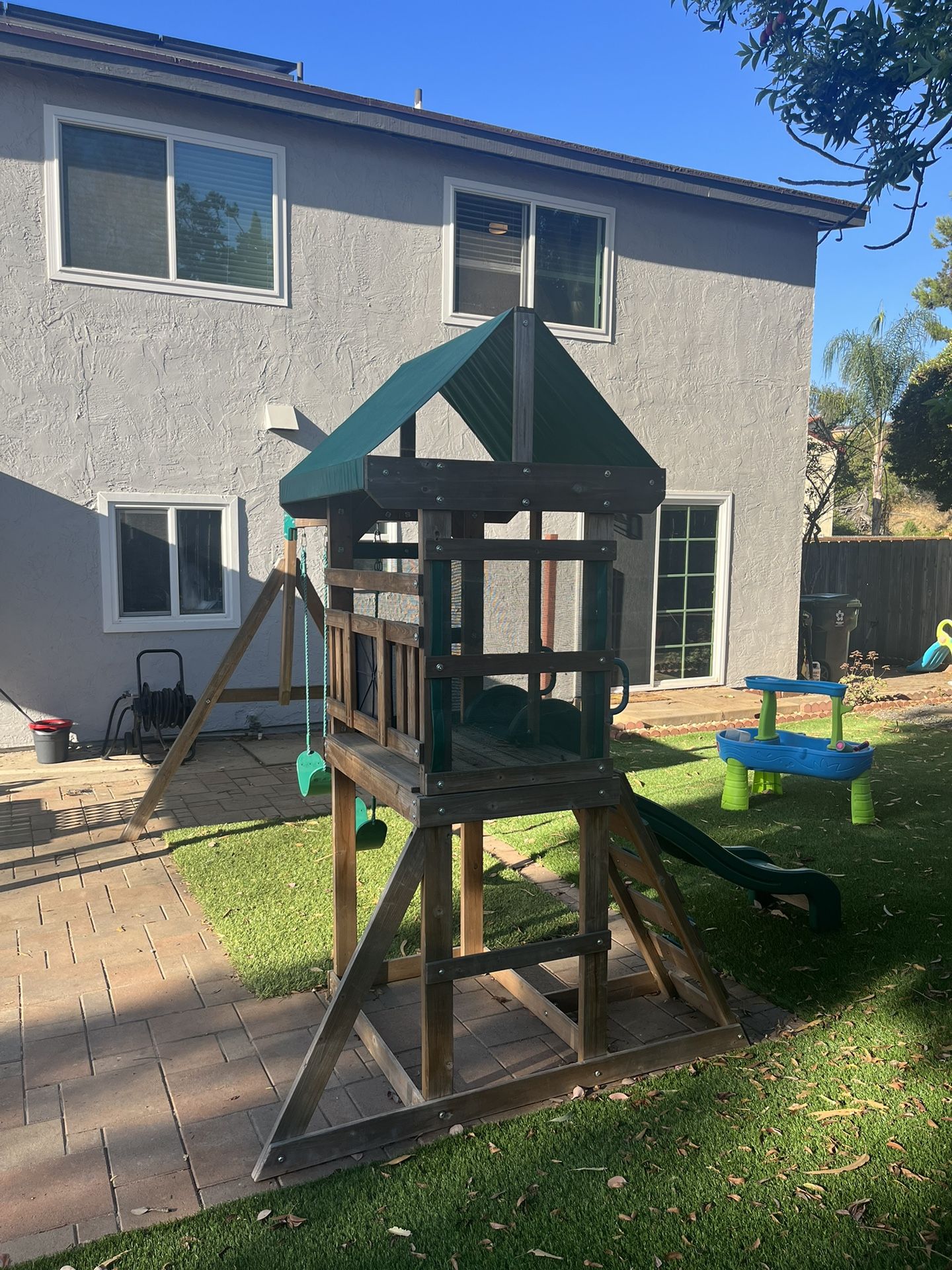 Backyard Discovery Buckley Hill Wooden Swing Set, for Sale in Chula