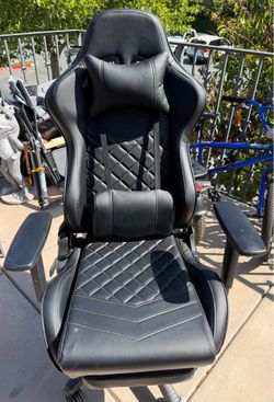 Black Racing Style Gaming Chair with Footrest