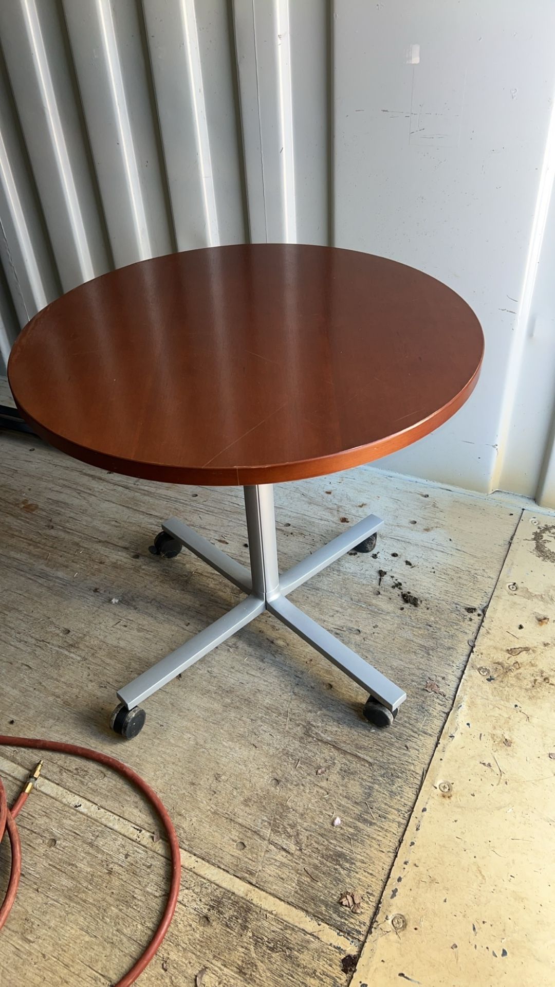 Round Rolling Table