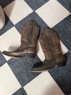 Women’s 7.5 Cowboy Boots