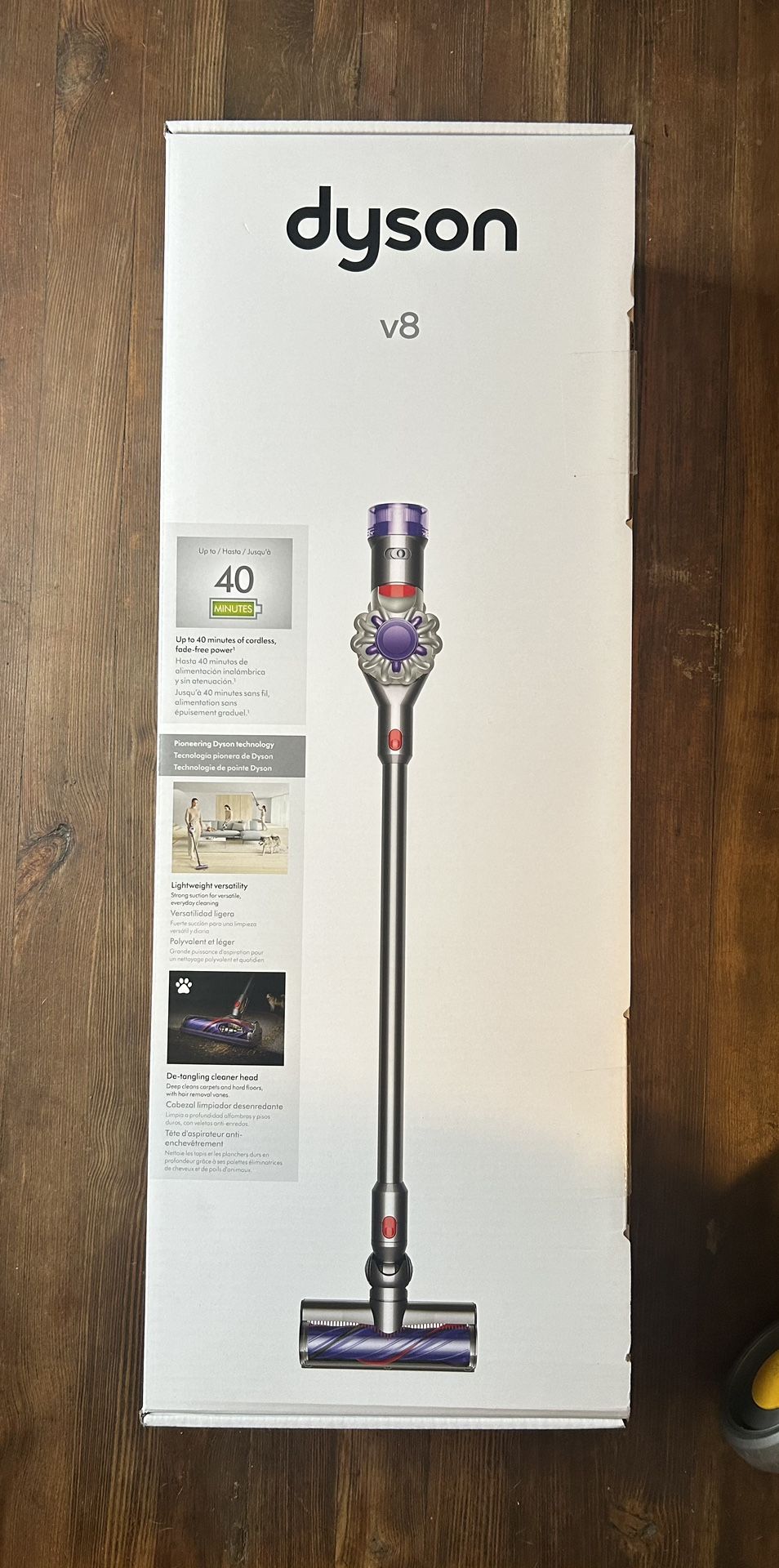 Dyson V8