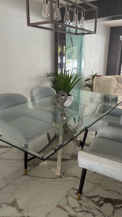 Modern rectangular glass table