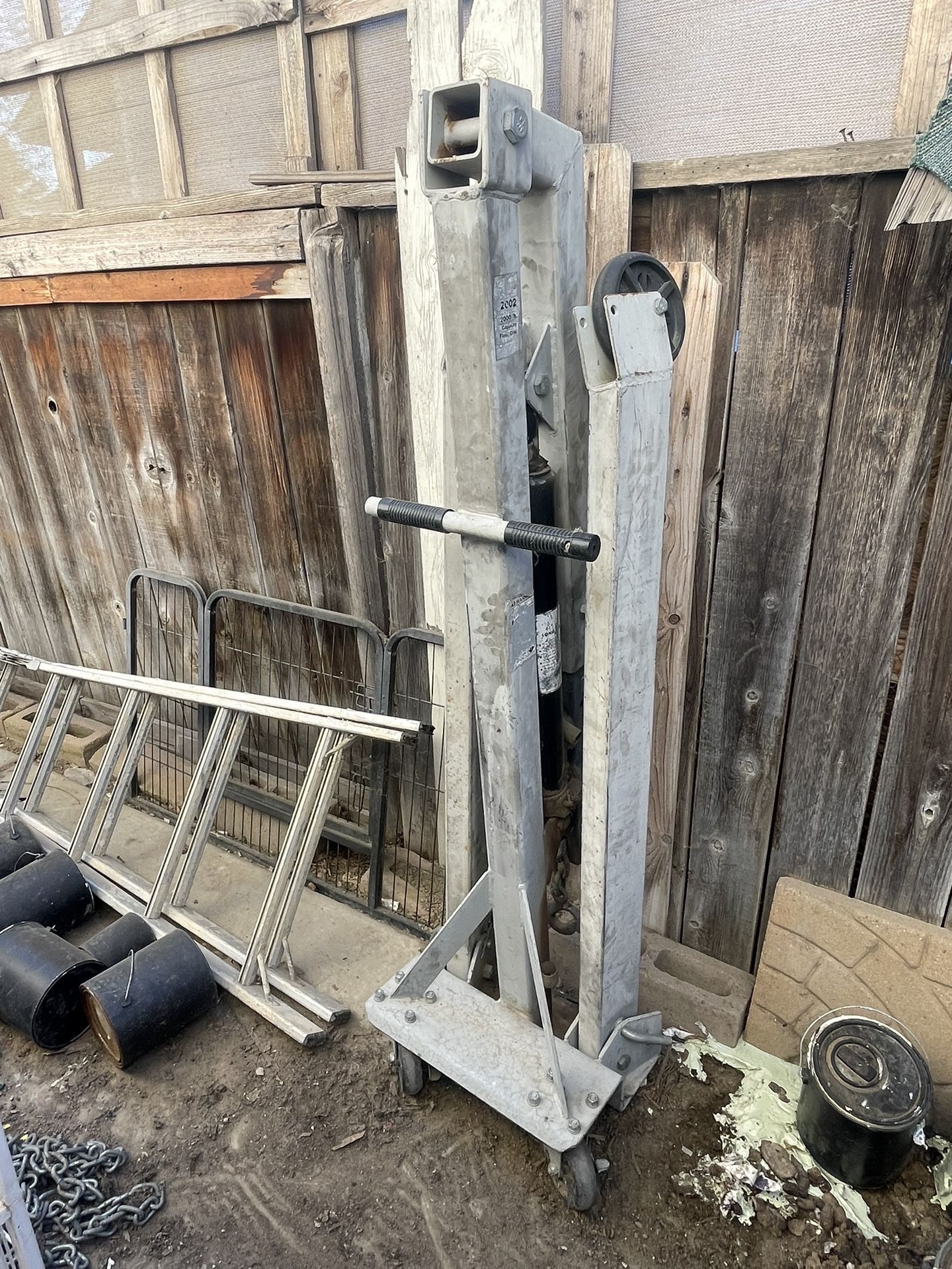 OTC Stinger 1 Ton Capacity Folding Engine Crane for Sale in Fontana, CA