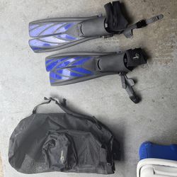 Scuba Bag With Split Fins And Dive Knife