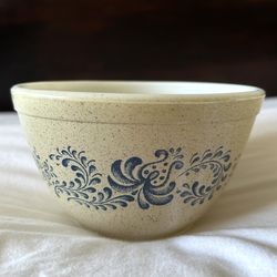 Vintage Pyrex Homestead Mixing Bowl