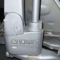Crown pallet jack