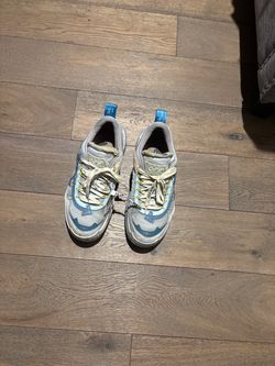 Off-White Low-Top Sneakers
