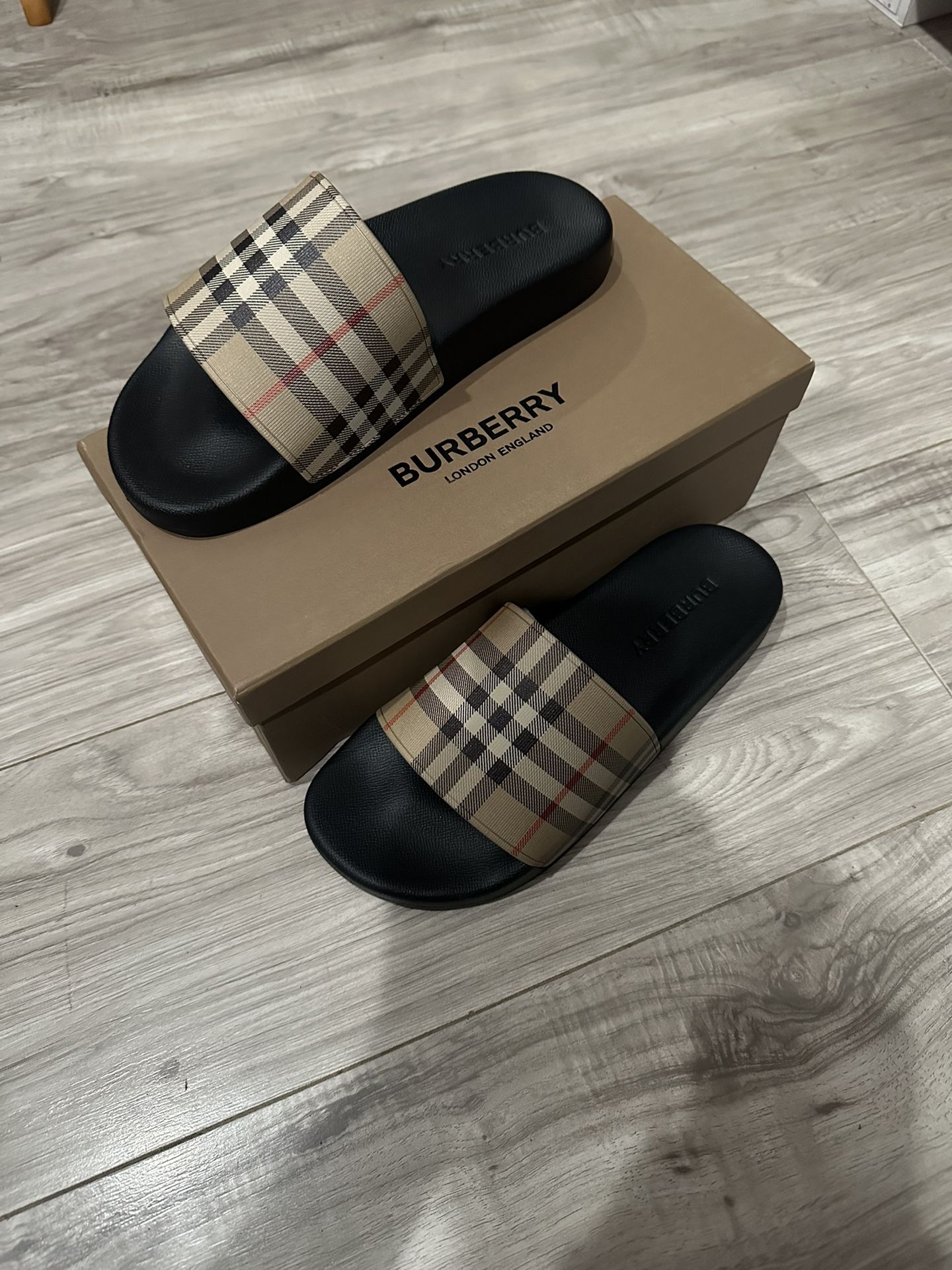burberry slides