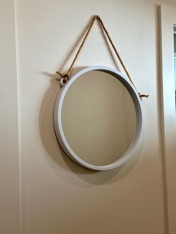 Round Wall Mirror with Rope Hanger