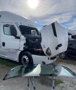 SEMI WINDSHIELD AUTOGLASS