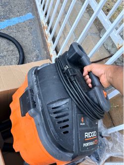 4 Gallons Ridgid Vacuum