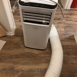 Comfort-Aire portable AC Unit 