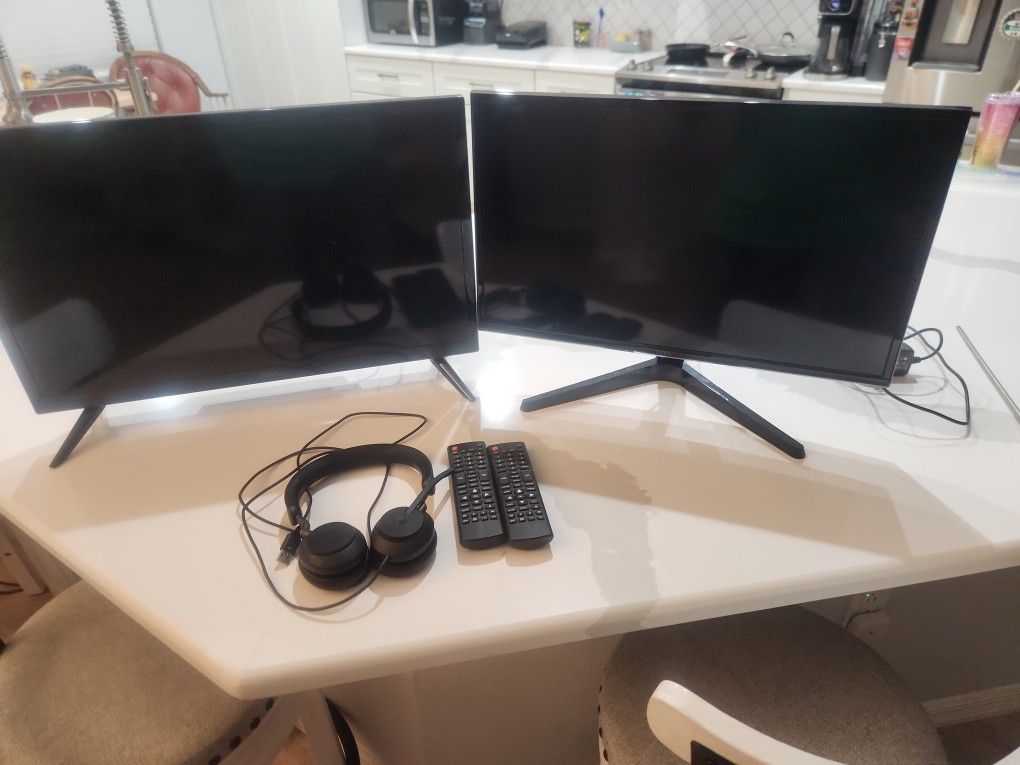 HDMI Monitors (2) With Headset