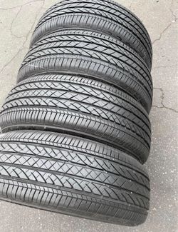 235/60/18 Bridgestone 📍📍 Vendo un set de llantas con 80% de vida las 4 📍🌟